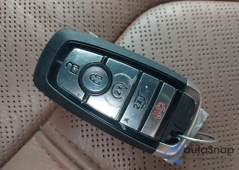 2024 Ford Expedition King Ranch Max z USA, uszkodzony, nr VIN 1FMJK1N89REB00709